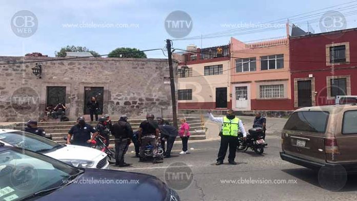 Choque de moto deja una mujer herida en el centro de Morelia