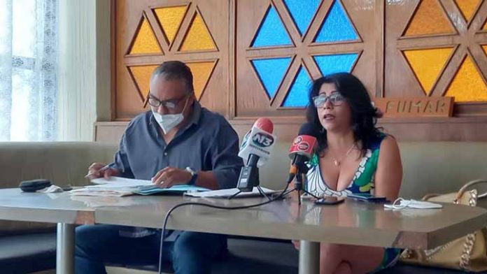 Por adeudos a más de 200 trabajadores, sindicatos de salud amagan con tomas en dependencias de la SSM