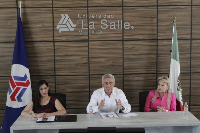Expone Cristóbal Arias propuestas para jóvenes y sector educativo