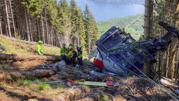 Nueve muertos en Italia tras estrellarse teleférico