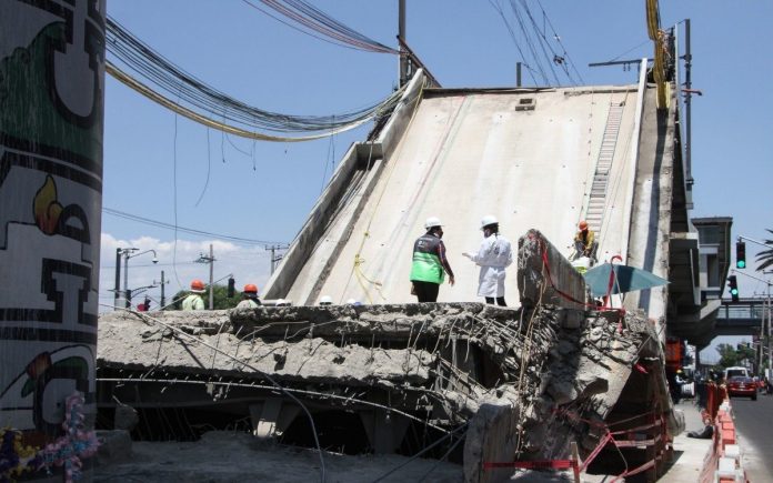 Losa de la línea 12 del metro cae: lesiona a varios trabajadores