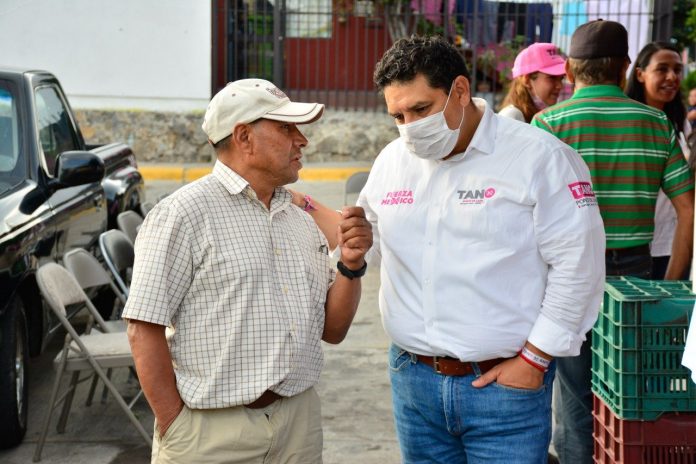 Sin descanso, Tano Ponce de León recorre el Distrito 16 de Morelia