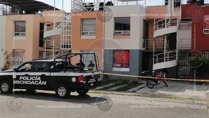 Lo balean afuera de su casa y muere en un hospital de Uruapan