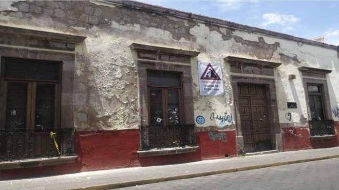 Casas a punto del colapso, un peligro para los ciudadanos