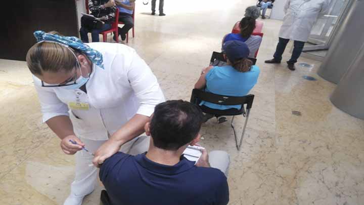 Avanza vacunación de 40 a 49 años, van 69 mil michoacanos Avanza vacunación de 40 a 49 años, van 69 mil michoacanos