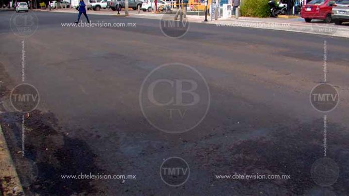 Por pésima calidad de Obra en Ventura Puente, locatarios se muestran inconformes