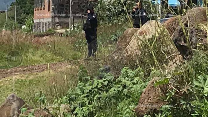 Hallan a joven mujer muerta a balazos en Zinapécuaro