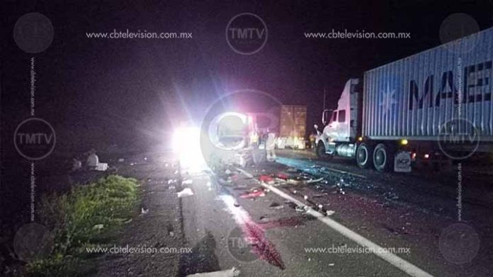 Choque de trailer en la Siglo XXI deja cinco heridos