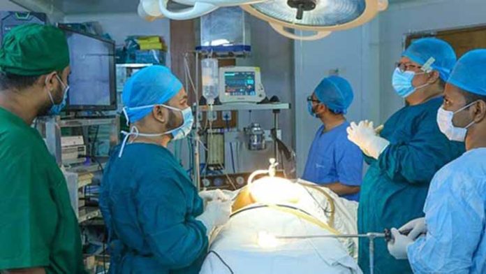 Logran trasplante de corazones de pacientes Covid fallecidos sin contagiar al receptor