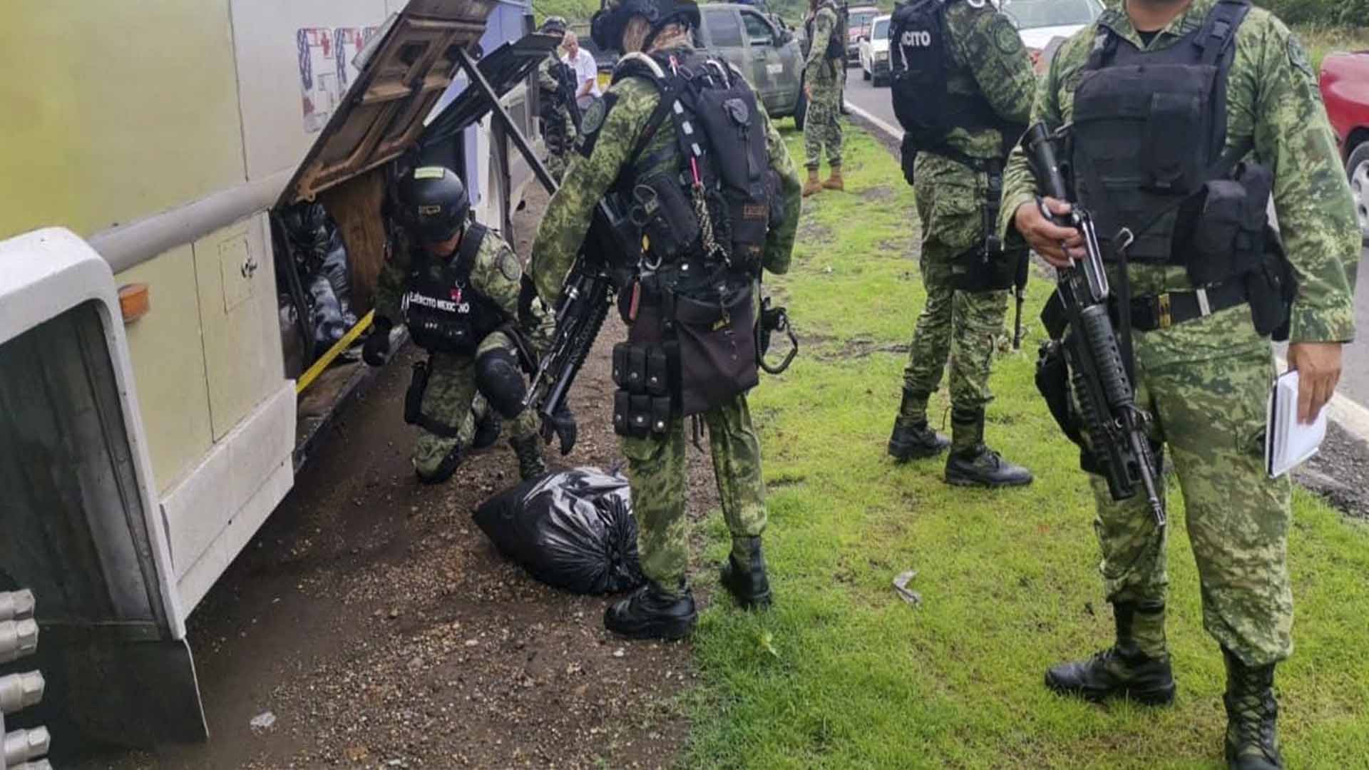 SEDENA asegura en Michoacán 280 kilos de droga sintética SEDENA asegura en Michoacán 280 kilos de droga sintética