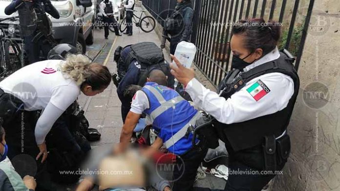 Abuelito muere de infarto en pleno centro de Morelia