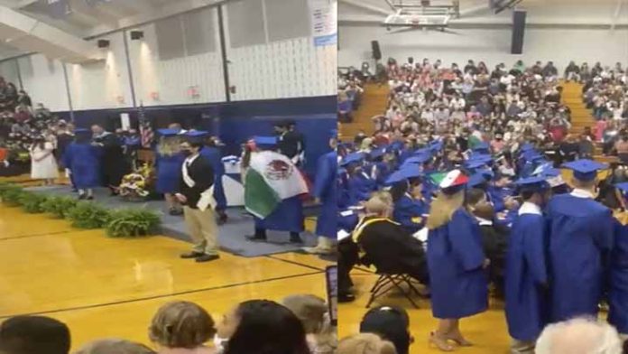 En Estados Unidos niegan diploma a un joven por portar la bandera de México