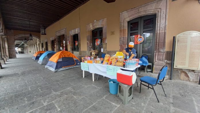 Desempleados del Hotel Virrey de Mendoza desesperados por la crisis económica