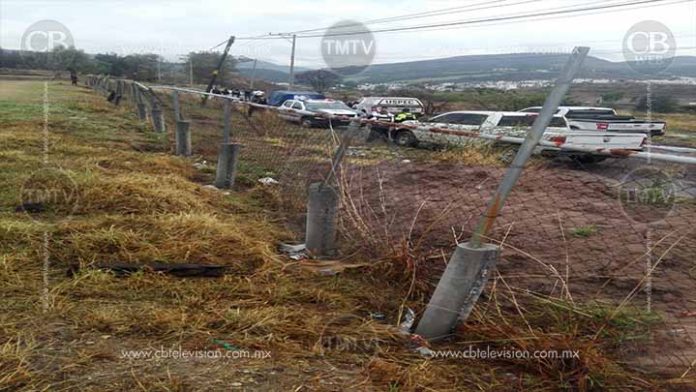 Abandonan un muerto en las canchas de Atapaneo