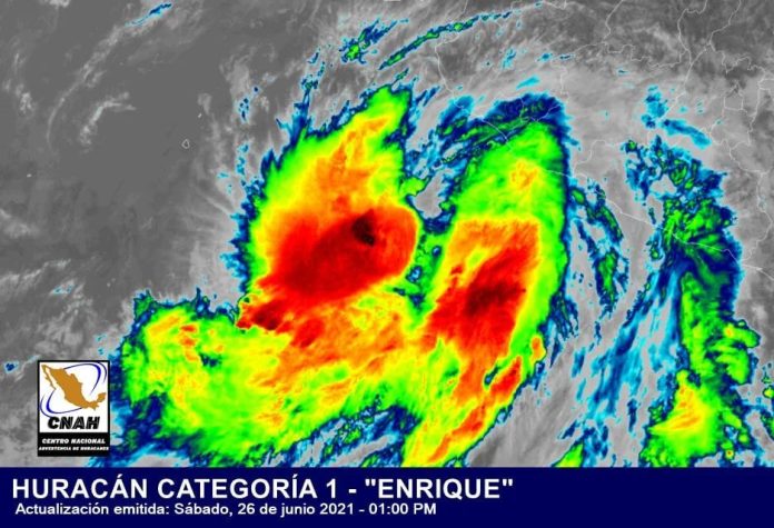 Enrique se acerca a las costas de Jalisco y Colima