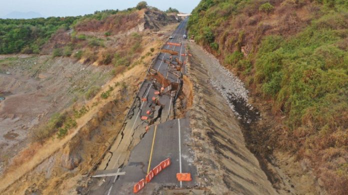 El 70% de la red carretera en Michoacán deteriorada