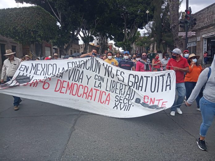 Maestros retiran plantón de Palacio de Gobierno, pero aumentarán protestas