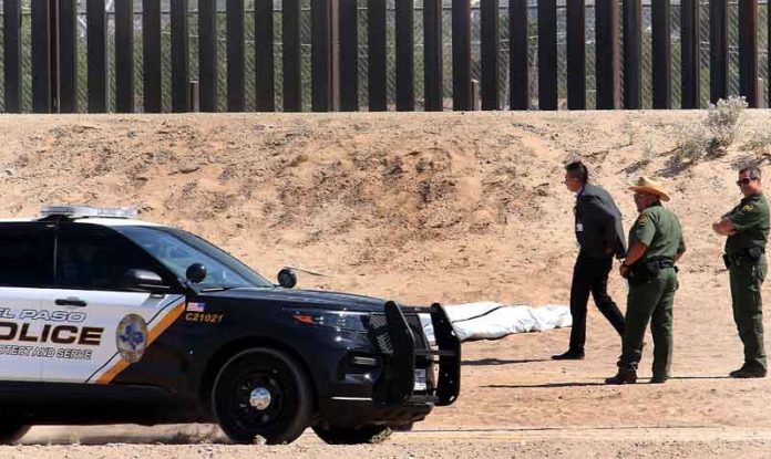 Migrante mexicano muere tras intentar cruzar el muro fronterizo y caer