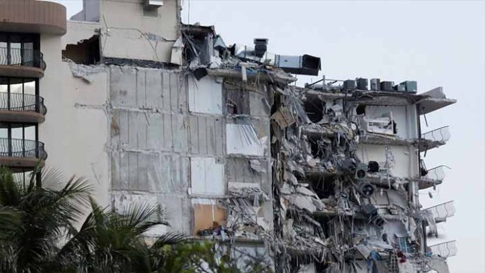 Rescatista encuentra el cuerpo de su hija entre escombros de edificio en Miami