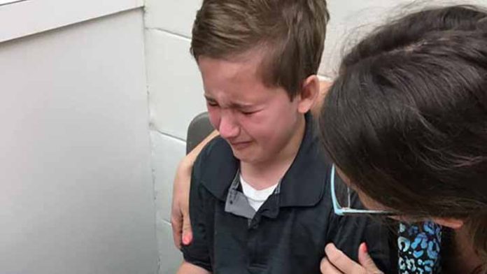“Sé lo que se siente no ser amado”, niño se despide de su mascota