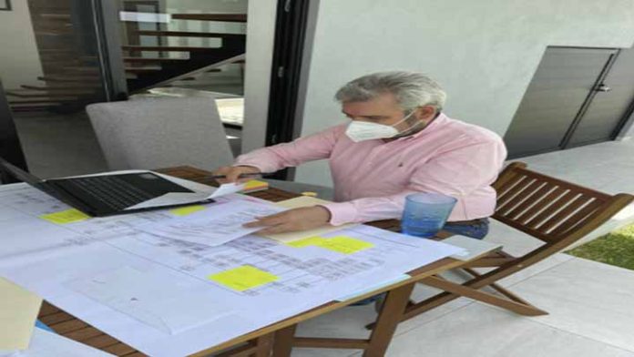 Analiza Bedolla estructura de gobierno para eficientar el uso de recursos públicos