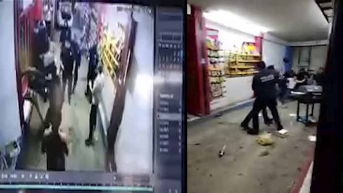 Policías levantan a un hombre en autolata de Uruapan