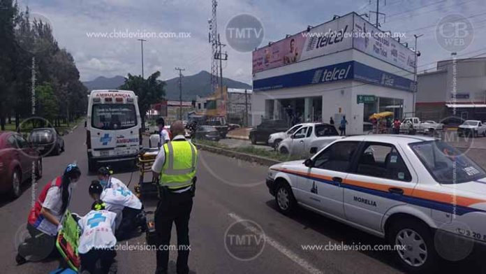 ¡Vive de milagro!, Intentó cruzar el libramiento de Morelia corriendo y lo atropellan