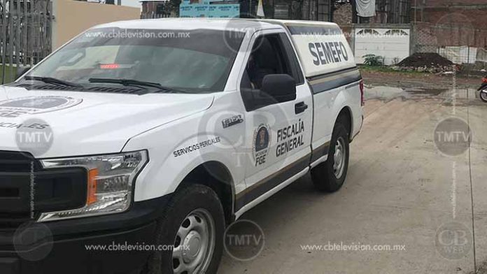 Matan a un hombre y cubren con una cobija en Zamora
