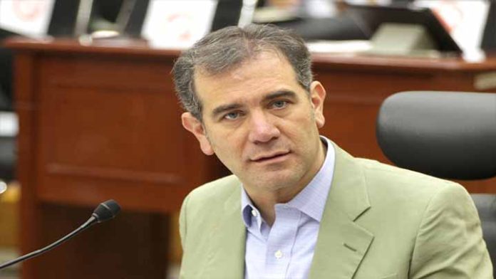 Lorenzo Córdova asegura que es absurda la acusación contra consejeros del INE