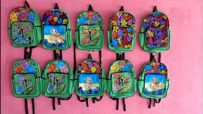 No tires las mochilas de los partidos políticos; Pintor les da un cambio espectacular