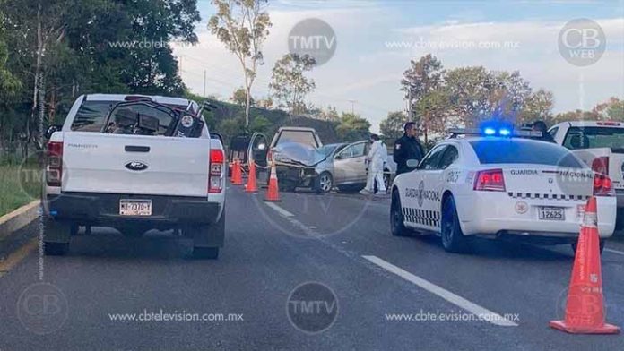Un muerto y tres heridos al volcar camioneta en las curvas de Cepamisa