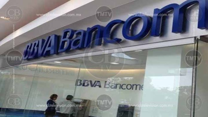 Le roban 39 mil pesos y un cheque de más de 100 mil al salir de un banco de Morelia