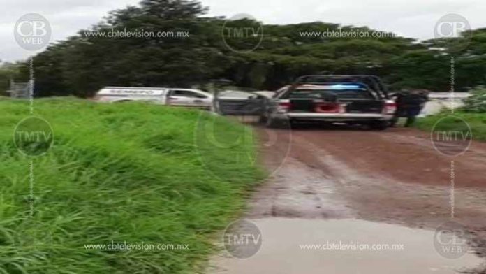 Localizan cuerpo humano putrefacto en un predio de Zamora