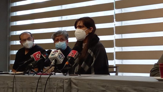 Médicos pasantes expuestos al Covid por falta de vacuna y medidas preventivas dentro de hospitales