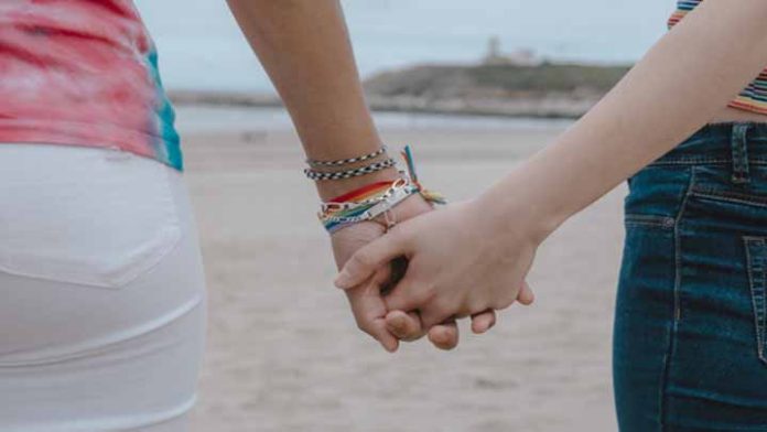 Joven descubre que su novia lo engañaba con su prima