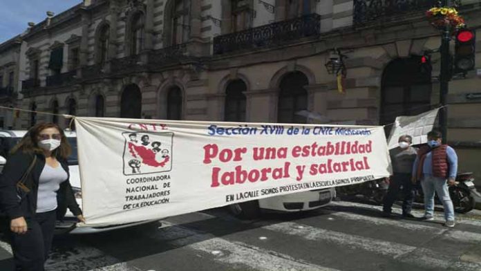 CNTE exigen cuentas a diputados por entregar presupuesto deficitario
