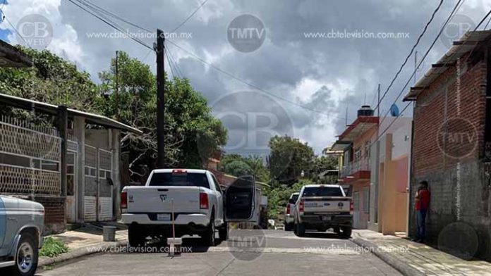 Balean a pareja al pie de una vivienda de Jacona