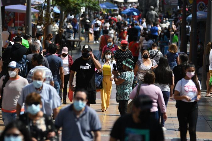 El aumento de 11.5 por ciento en los casos globales de COVID es una tendencia “muy peligrosa”: OMS