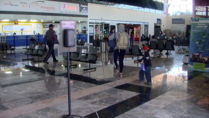 Vacacionistas deberán realizarse la pruebas rápidas de Covid-19