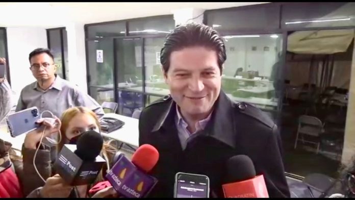 “Mientras el presidente de Morelia se pasea por España en Morelia continúan los asesinatos y asaltos”