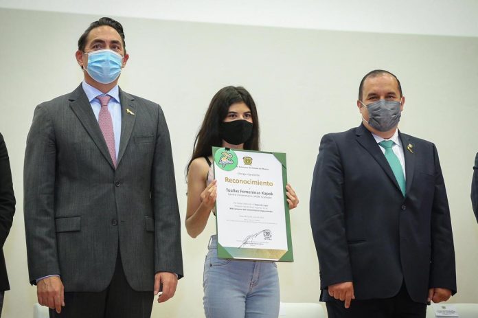 Joven mexicana logra diseñar toalla femenina biodegradable