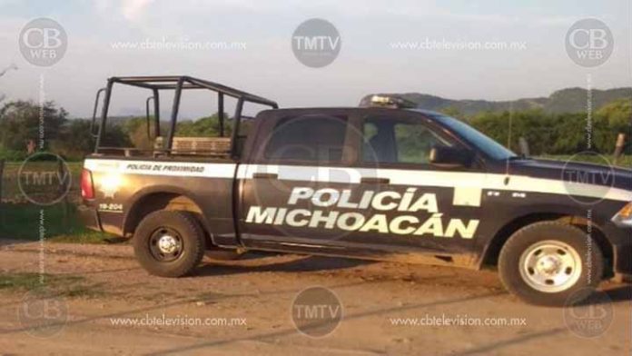 Semidesnudo y baleado localizan a un hombre en Limón de Turio