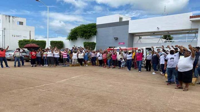 Día 17 de toma indefinida del Centro Integral de Servicios del Gobierno del Estado en Huetamo