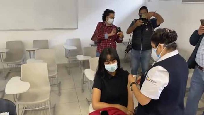 Ya vacunaron a la joven que denunció no haber recibido dosis anti-covid-19