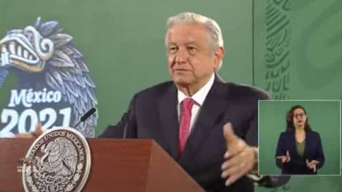 “Si van los niños a la escuela y no llevan la carta, no le hace”; AMLO defiende el regreso a clases presenciales