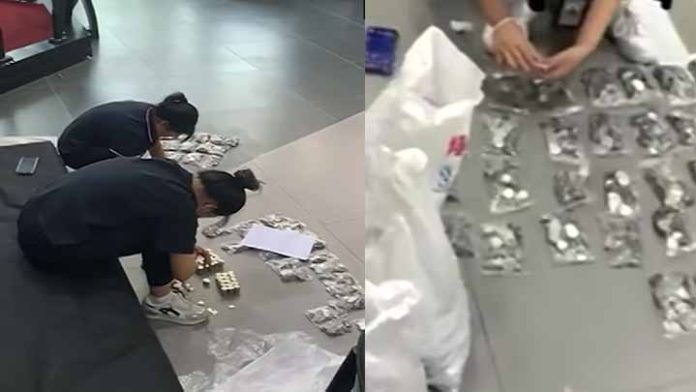 Un hombre compra un auto de 158 mil pesos y paga con puras monedas