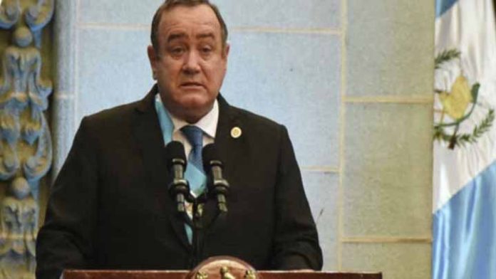 Presidente de Guatemala decreta estado de calamidad por variante delta