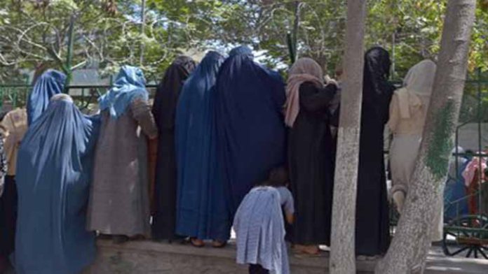 Mujeres no creen que los talibanes respeten sus derechos