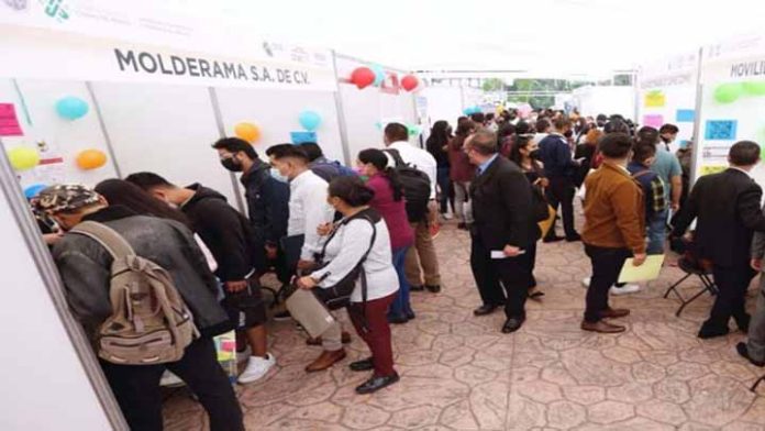 ¿Te quedaste sin trabajo? Atención se ofertarán 900 vacantes en la Feria Nacional del Empleo para jóvenes