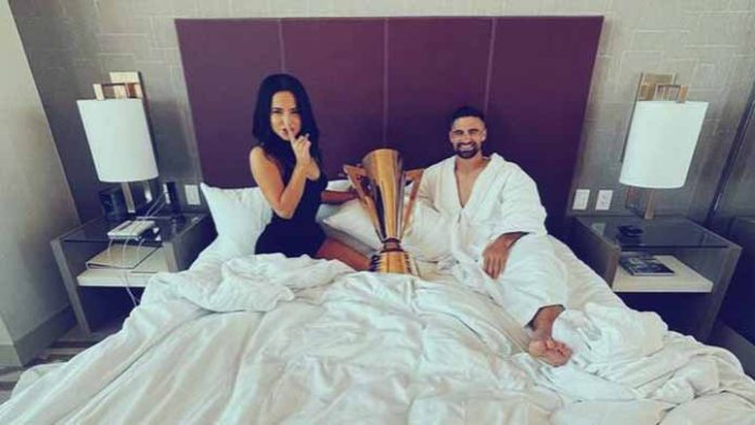 Sebastián Lletget arma trio con Becky G y la Copa Oro para celebrar el campeonato